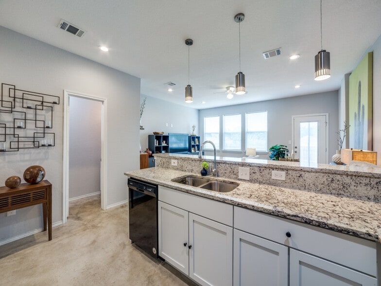 More Photos Of 6934 Crestway Rd, San Antonio Apartments For Sale