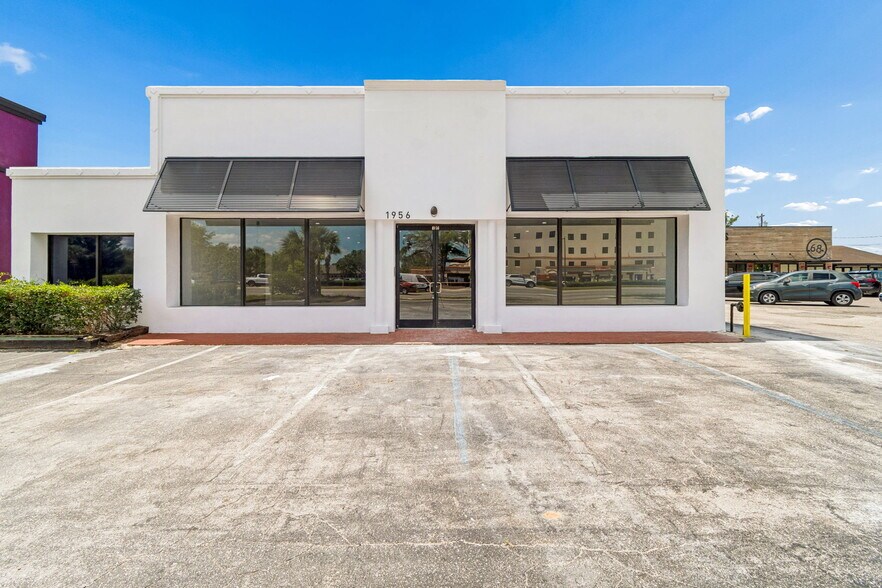 More Photos Of 1956 Kingsley Ave, Orange Park General Retail For Sale