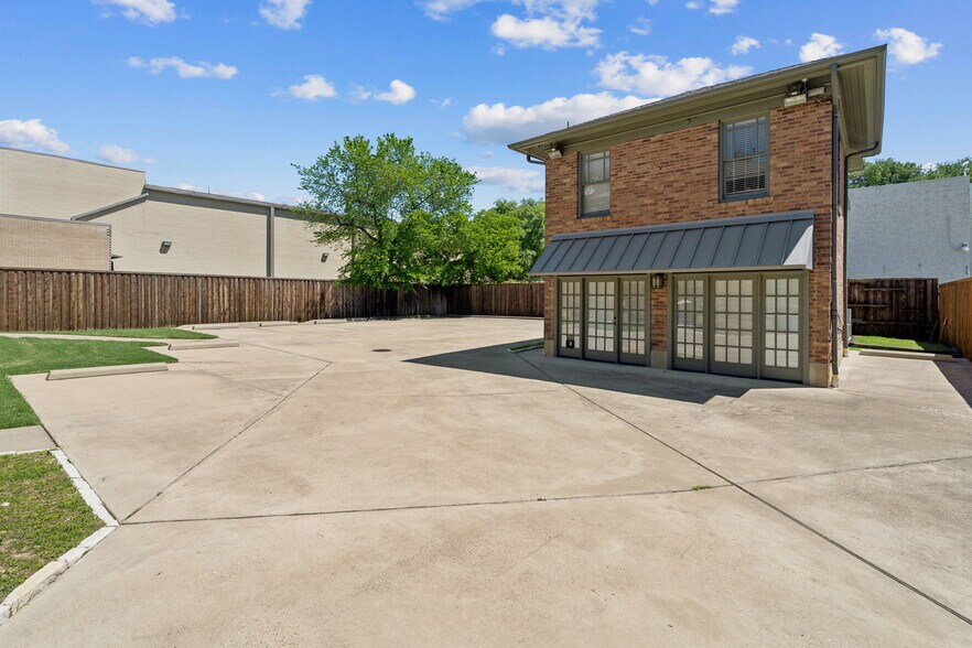 More Photos Of 4112 Swiss Ave, Dallas Office For Sale