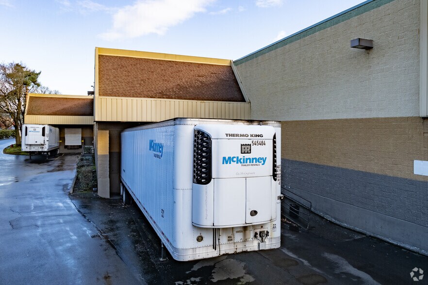 More Photos Of 19200 SW Martinazzi Ave, Tualatin Storefront For Lease