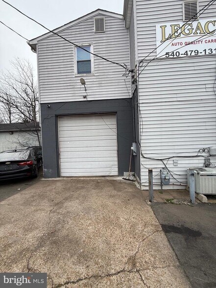 More Photos Of 476-486 Cambridge St, Fredericksburg Auto Dealership For Lease
