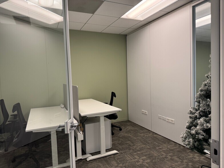 More Photos Of 18400 Von Karman Ave, Irvine Office For Lease
