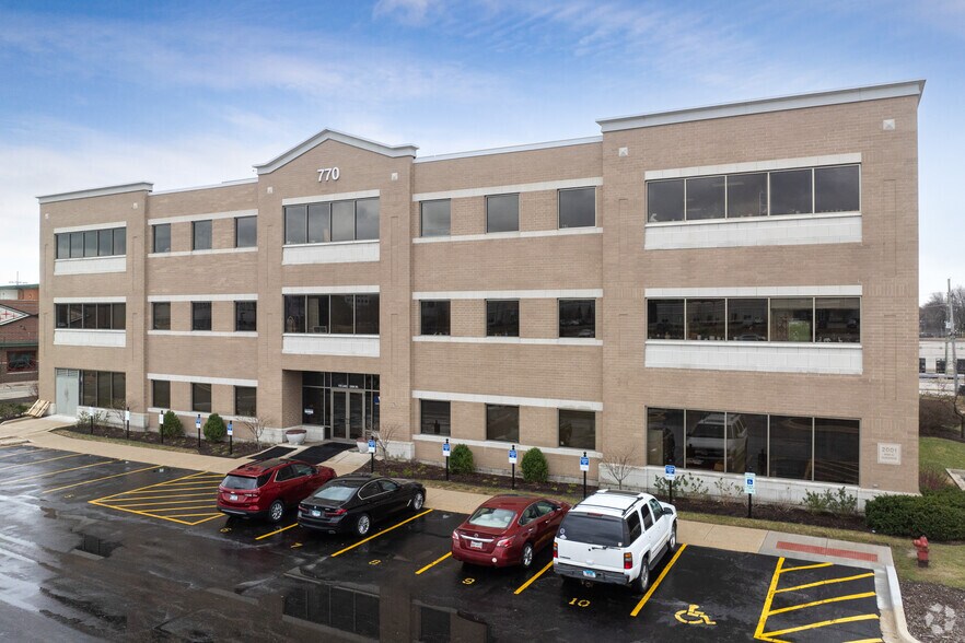 More Photos Of 770 Lake Cook Rd, Deerfield Office For Lease