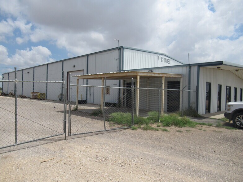 More Photos Of 8300 I-20 Interstate 20, Midland Warehouse For Lease