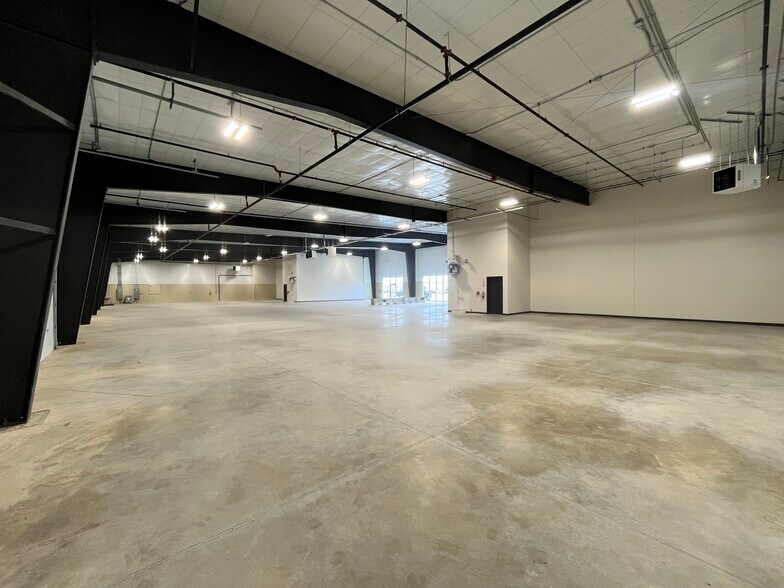 More Photos Of 4881 Eagle Blvd, Longmont Warehouse For Lease