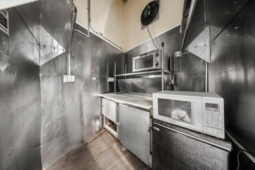 More Photos Of 33-29 Astoria Blvd N, Astoria Apartments For Lease