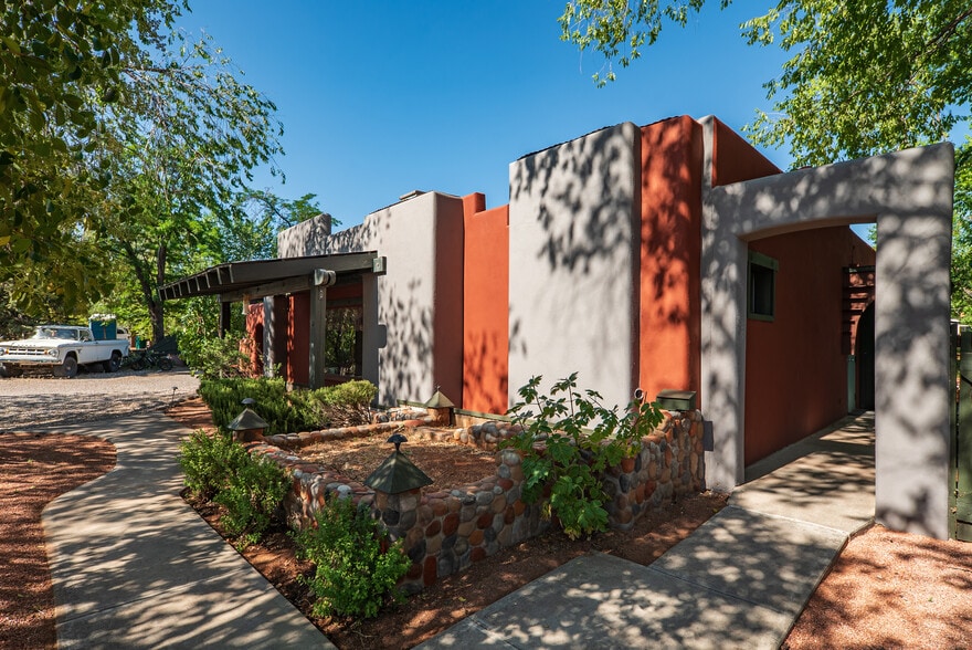 More Photos Of 110 Oak Creek Blvd, Sedona Specialty For Sale