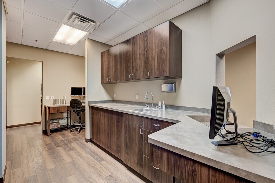 More Photos Of 3175 Saint Rose Pky, Henderson Medical For Lease