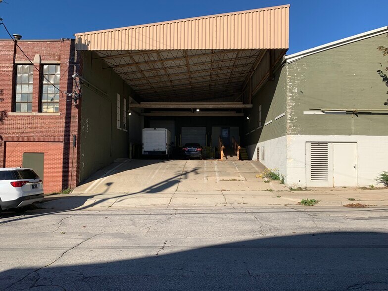 More Photos Of 2203 W Michigan St, Milwaukee Manufacturing For Sale