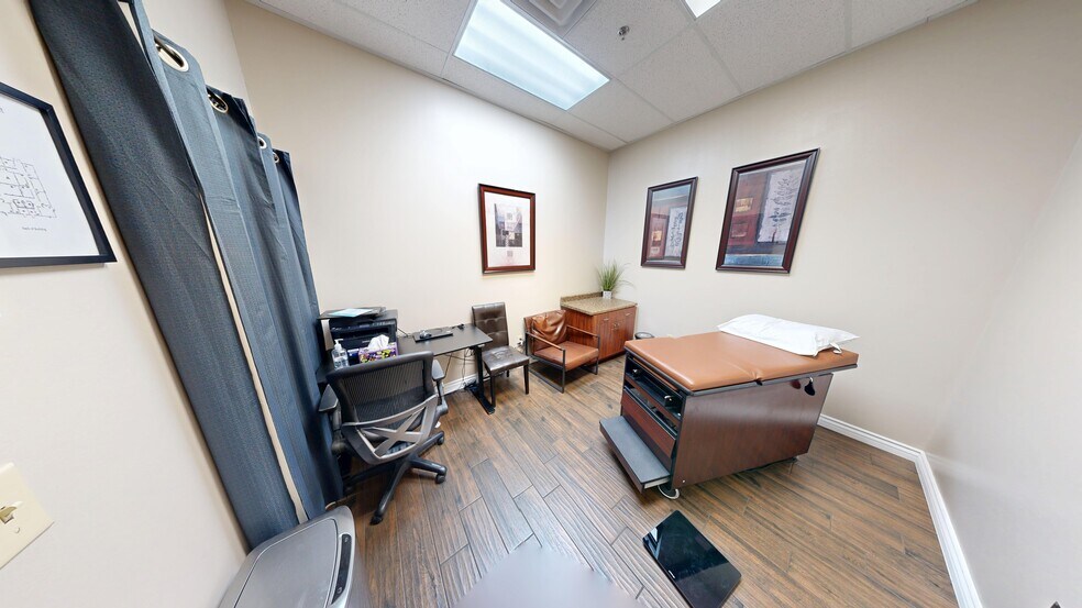 More Photos Of 5225 S Durango Dr, Las Vegas Medical For Sale
