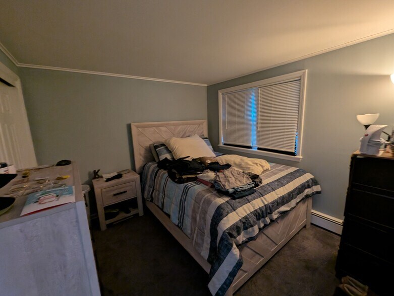More Photos Of 28 Bohack Ct, Sayville Apartments For Sale