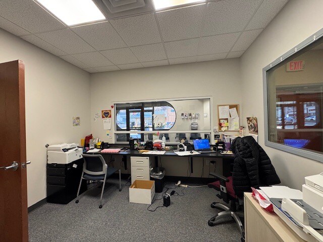 More Photos Of 100 E Market St, Lewistown Flex For Lease