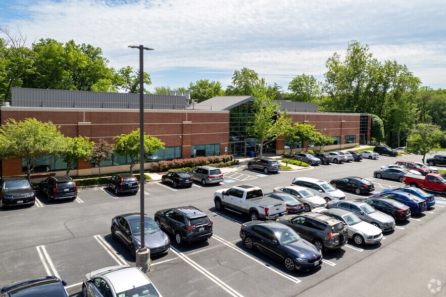 More Photos Of 620 Professional Dr, Gaithersburg Research And Development For Lease