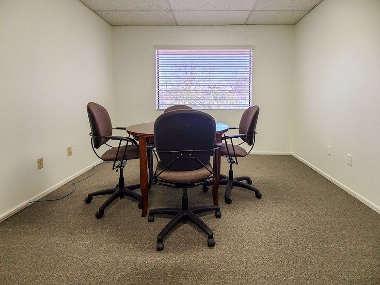 More Photos Of 1344 W 6th St, Corona Office For Sale