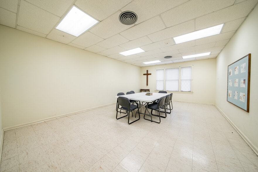 More Photos Of 4323 Primrose Rd, Columbus Religious Facility For Sale
