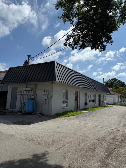 More Photos Of 4317 62nd Ave N, Pinellas Park Warehouse For Lease
