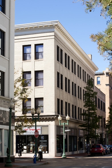 More Photos Of 815 Quarrier St, Charleston Office For Lease