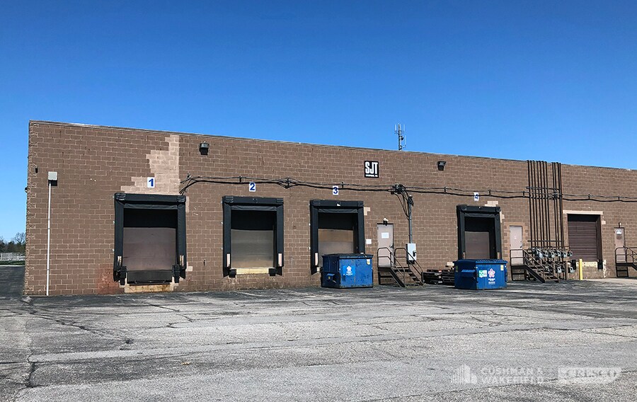 More Photos Of 28045 Ranney Pkwy, Westlake Warehouse For Lease