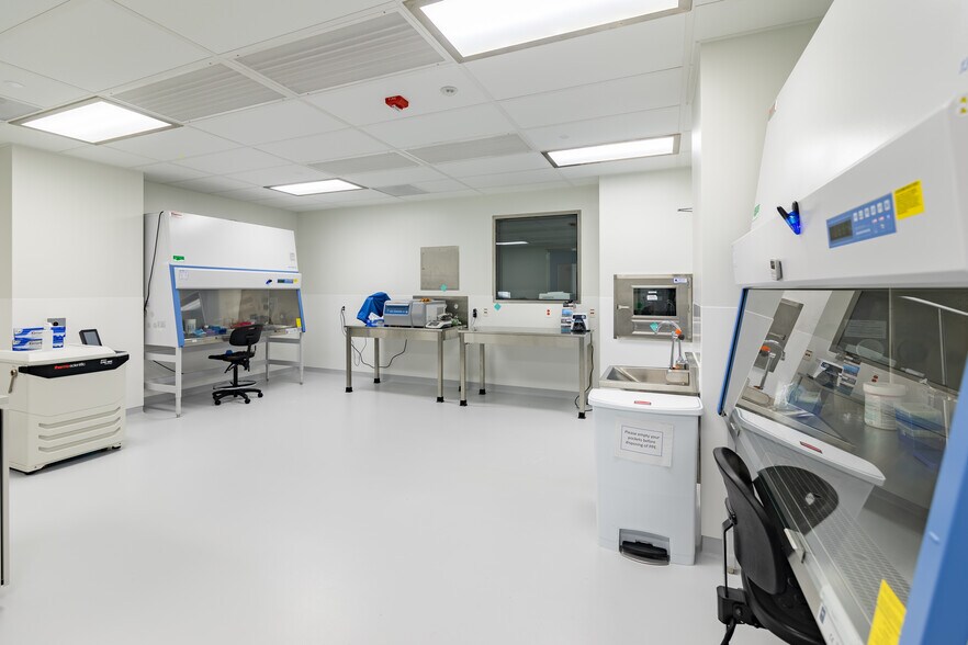 More Photos Of 727 Norristown Rd, Lower Gwynedd Research And Development For Lease