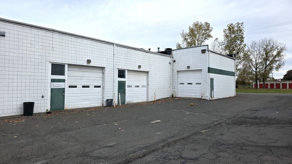 More Photos Of 122 Spring St, Southington Warehouse For Sale