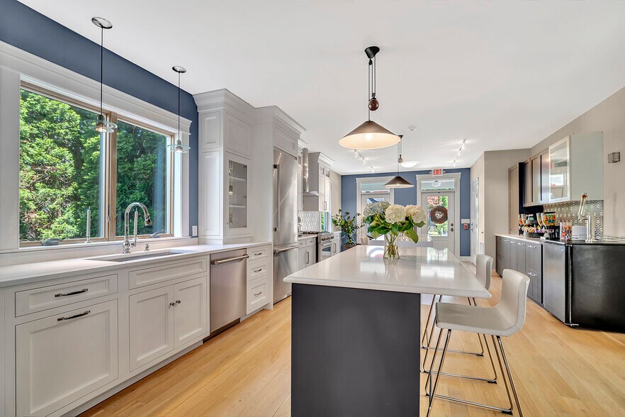 More Photos Of 131 Main St, White House Station Office Residential For Sale