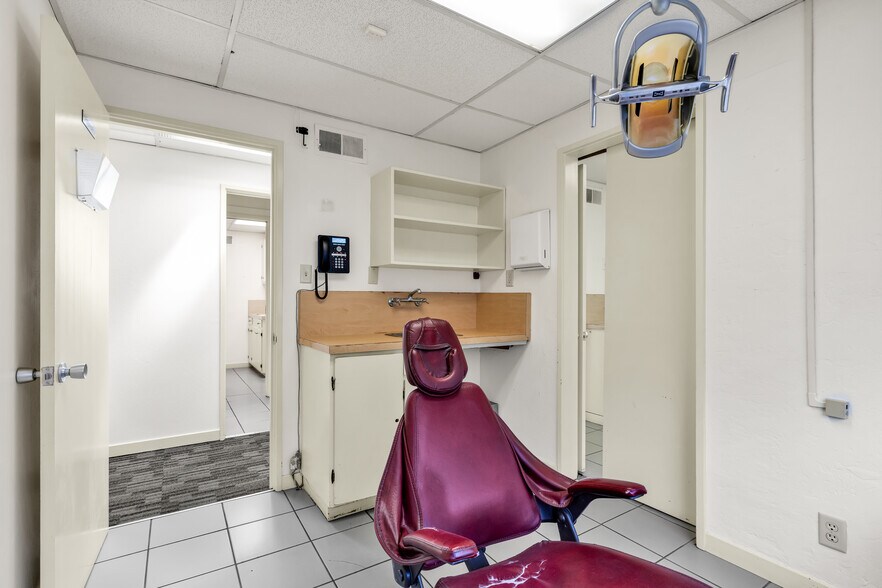 More Photos Of 7930 MacArthur Blvd, Oakland Medical For Sale