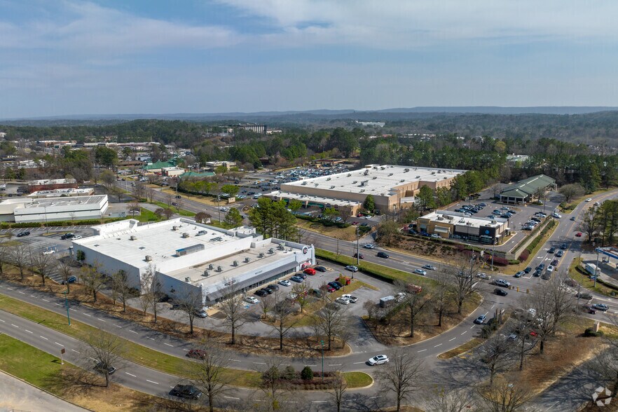 More Photos Of 3000 Riverchase Galleria, Birmingham Unknown For Lease