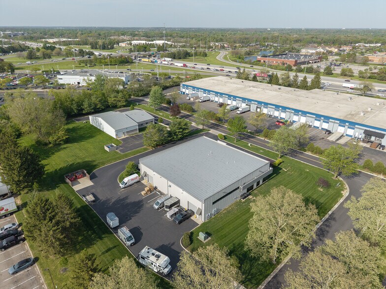 More Photos Of 3737-3757 Parkway Ln, Hilliard Showroom For Lease