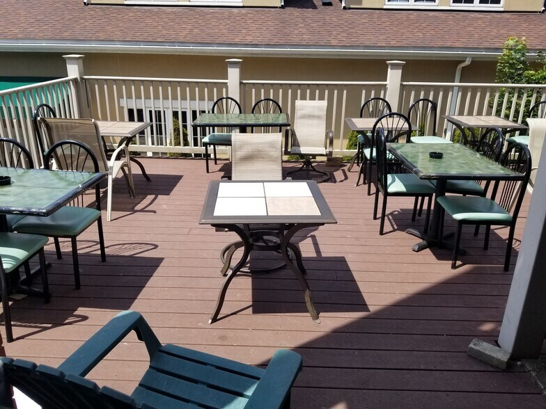 More Photos Of 409 Cavitt Ave, Trafford Bar For Sale