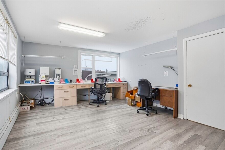 More Photos Of 10-16 South St, Westborough Office For Sale