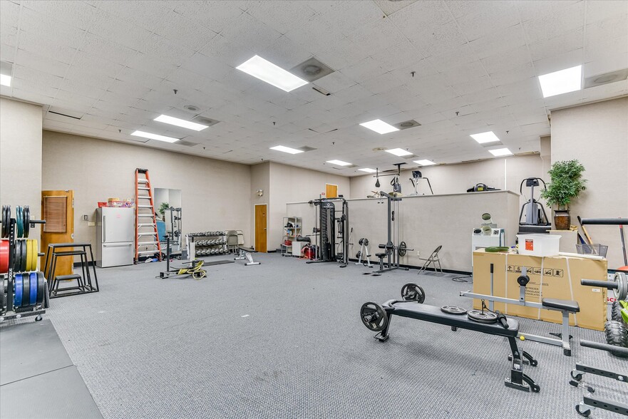 More Photos Of 1089 Augusta Rd, Warrenville Office For Sale