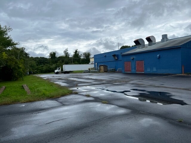 More Photos Of 55 Lathrop Road Ext, Plainfield Manufacturing For Lease