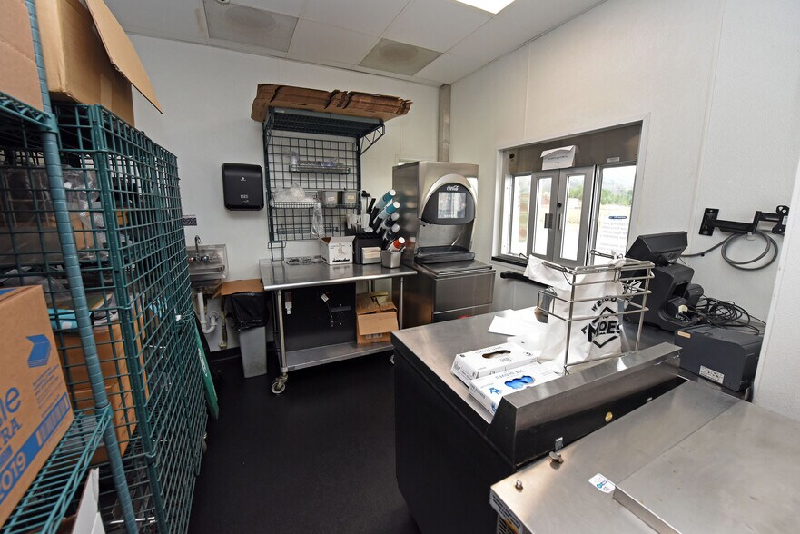 More Photos Of 212 Highland Pky, Ellijay Fast Food For Lease