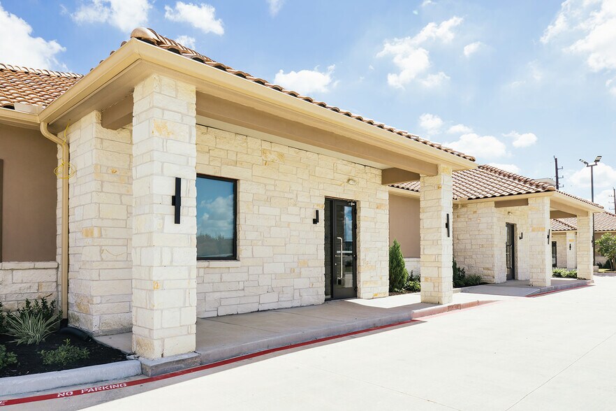 More Photos Of 8525 N Sam Houston Pkwy E, Humble Office For Sale