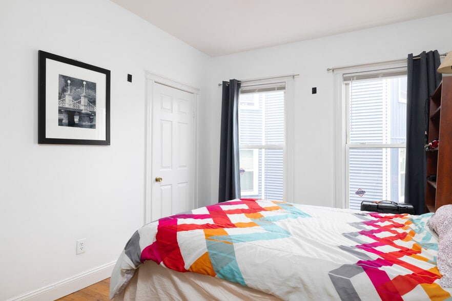 More Photos Of 342-344 Bowdoin St, Boston Apartments For Sale