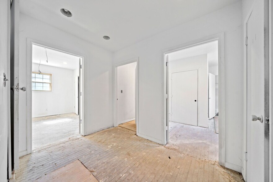 More Photos Of 341 Candler Rd, Atlanta General Retail For Sale