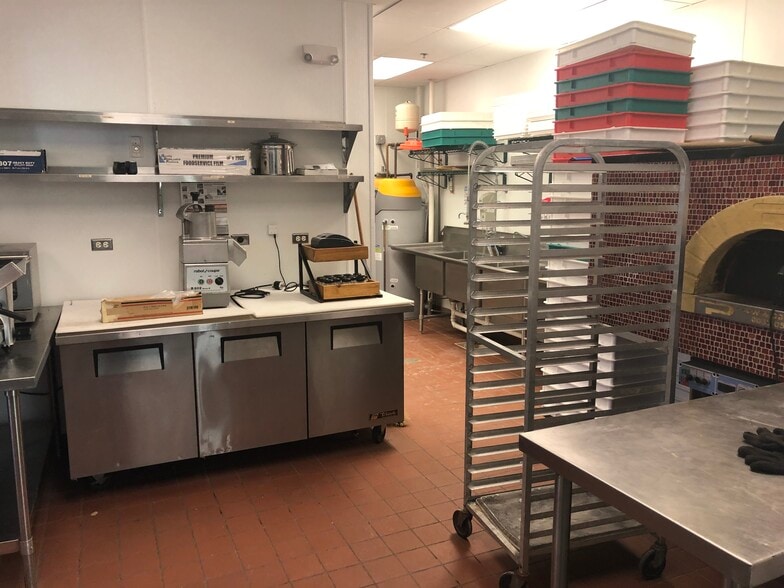 More Photos Of 19-31 W Ogden Ave, Westmont General Retail For Lease