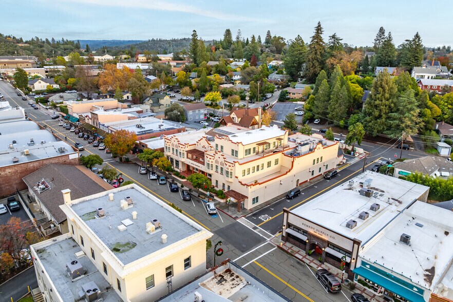 More Photos Of 853 Lincoln Way, Auburn Freestanding For Lease