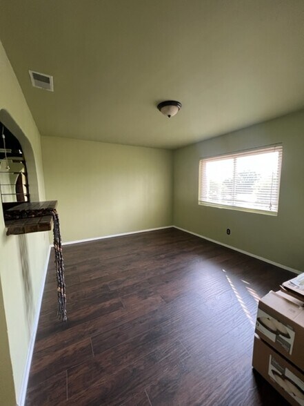 More Photos Of 470 E Crescent Ave, Redlands Specialty For Sale