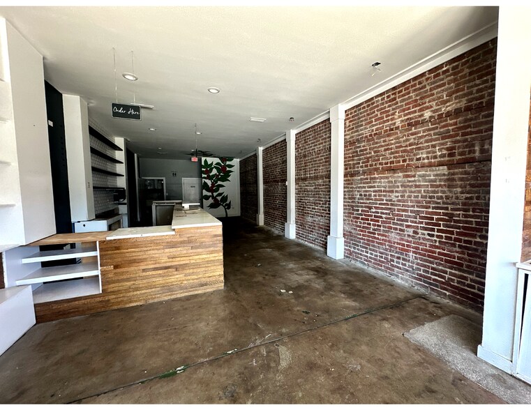 More Photos Of 1700-1712 N Main St, Jacksonville Storefront Retail Residential For Lease