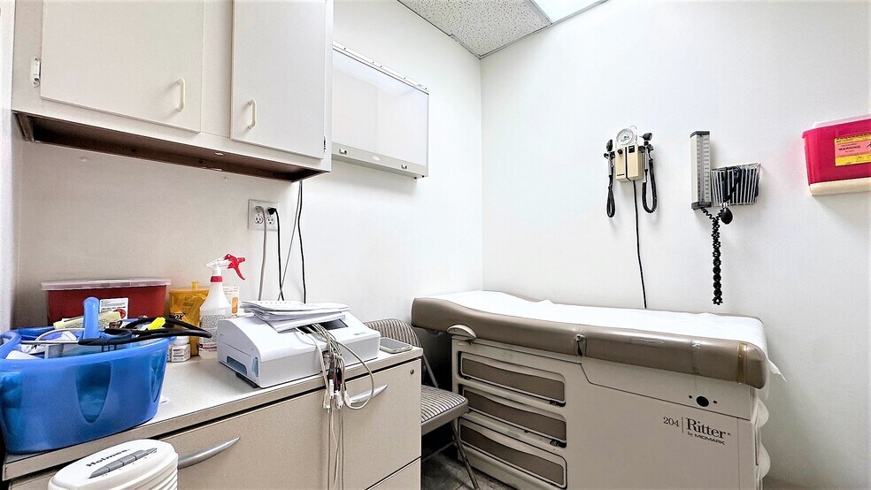 More Photos Of 206-212 Canal St, New York Office Residential For Sale