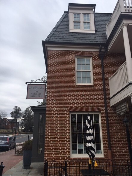 More Photos Of 116 W Washington St, Middleburg Office For Lease