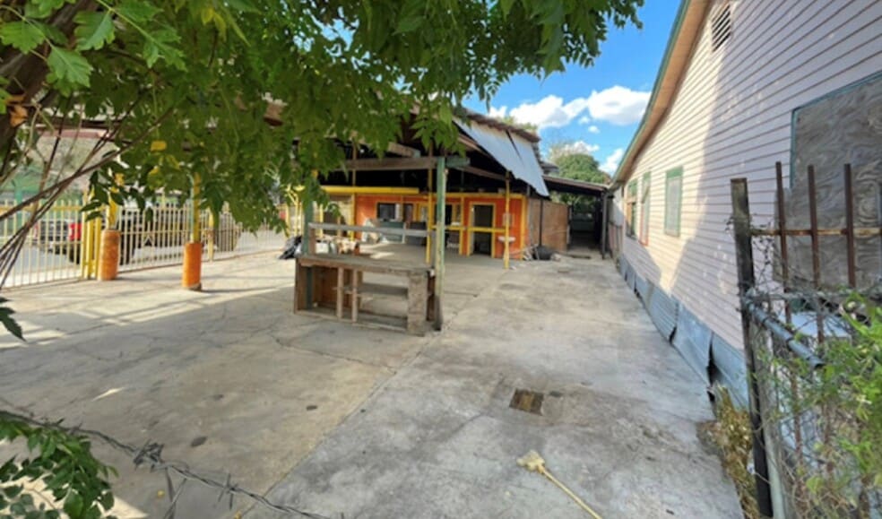 More Photos Of 3135 W Commerce St, San Antonio Land For Sale