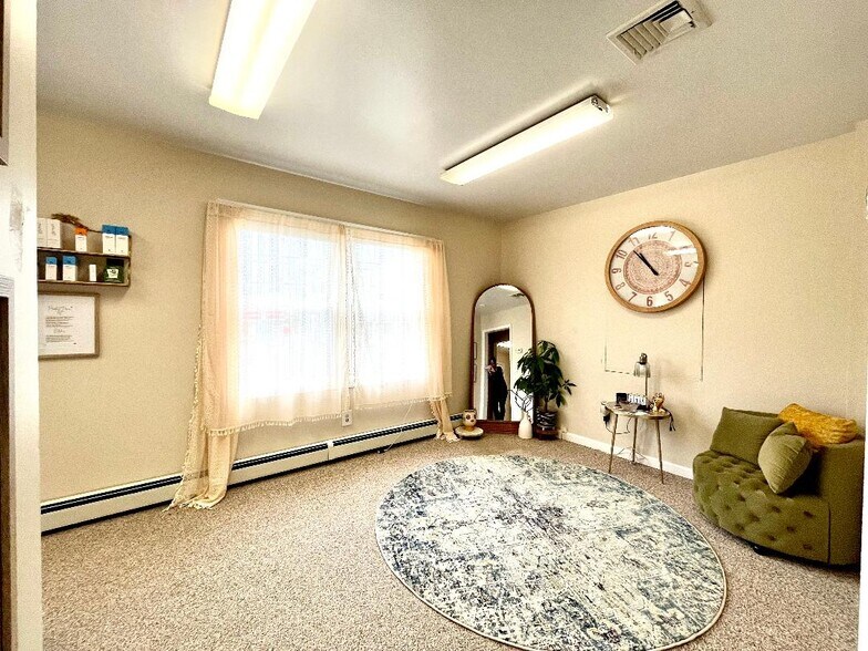 More Photos Of 366 Herbertsville Rd, Brick Medical For Lease