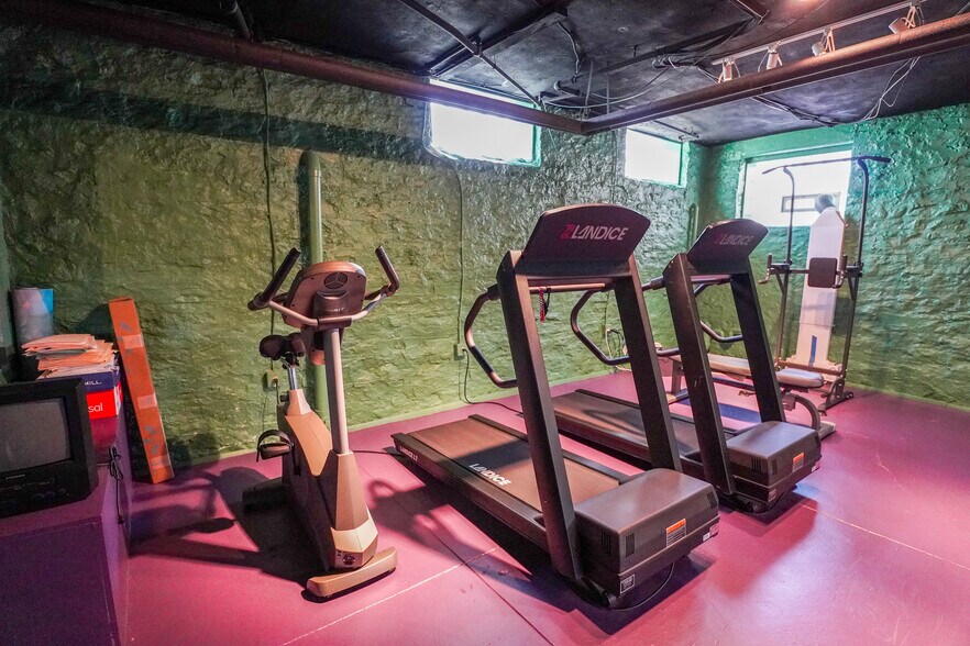 More Photos Of 2404 Auburn Ave, Cincinnati Apartments For Sale