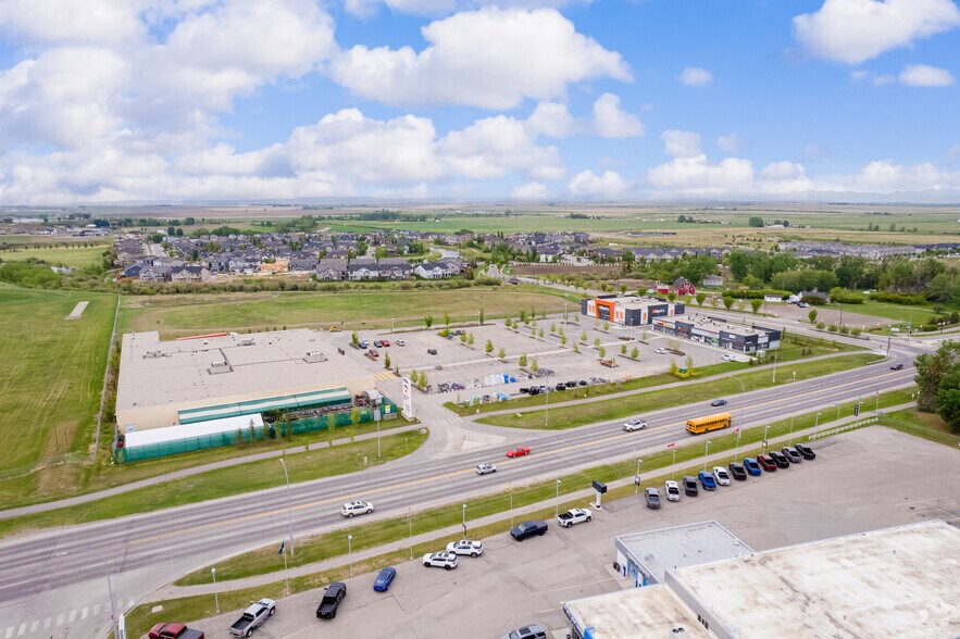 More Photos Of 1206 5th St SE, High River Freestanding For Lease