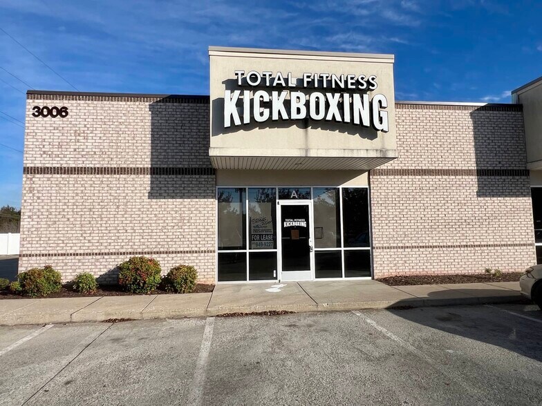 Primary Photo Of 3006 S Rutherford Blvd, Murfreesboro Freestanding For Lease