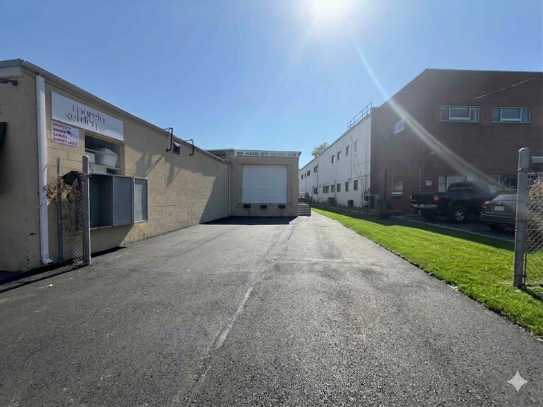More Photos Of 75 Research Dr, Stamford Manufacturing For Lease