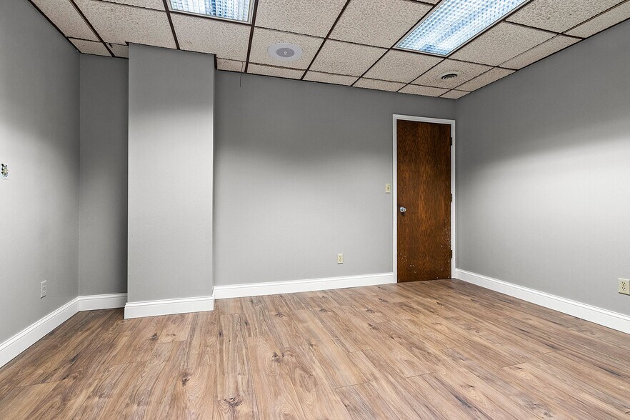 More Photos Of 400 E Highland Dr, Oconto Falls Office For Lease