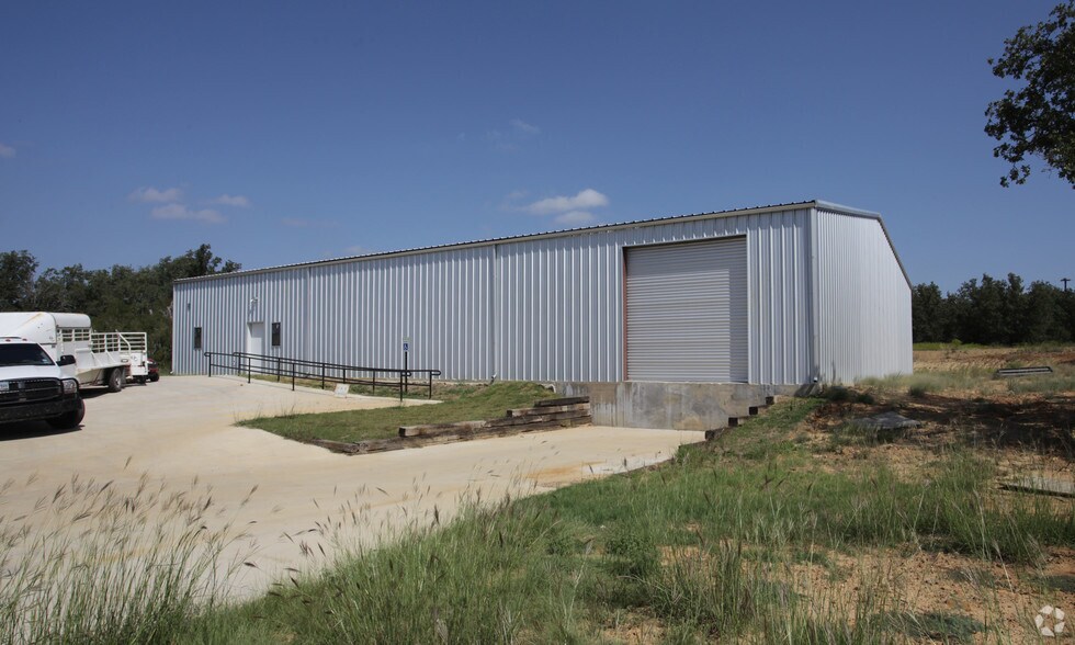 Primary Photo Of 411 Lee Rd, Mineral Wells Warehouse For Sale